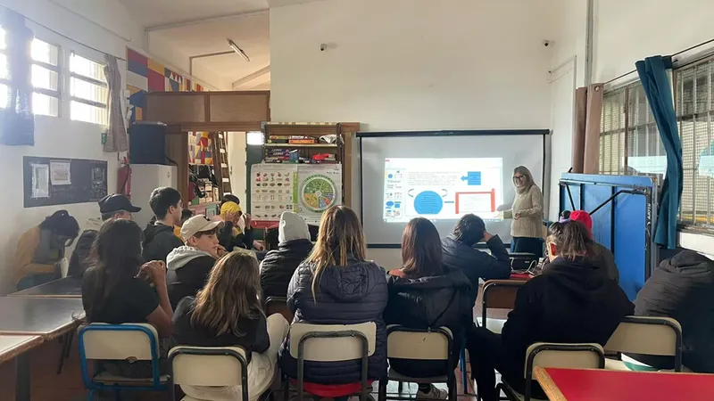 El valor de los espacios deportivos en la prevención de comportamientos de riesgo en jóvenes